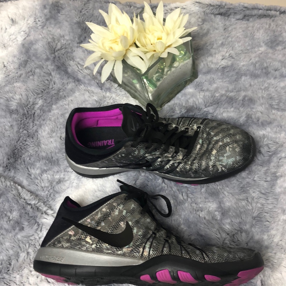 Nike Free TR6 - Size 8
